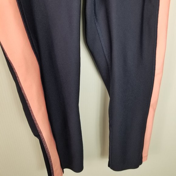 Under Armour navy capri pants - Picture 3 of 5